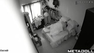 Horny Belgian brunette step-mom gets an anal sex real spy cam