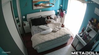 Sweet brunette mother has squirting orgasms while rubbing spy cam