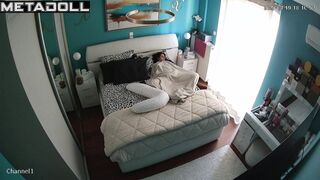 Sweet brunette mother has squirting orgasms while rubbing spy cam