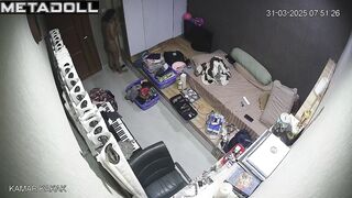 Old Belgian brunette MILF changes her dirty panties in the bedroom