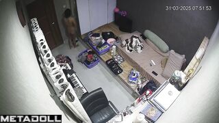 Old Belgian brunette MILF changes her dirty panties in the bedroom