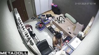 Old Belgian brunette MILF changes her dirty panties in the bedroom