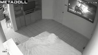 Tanned Irish aunt masturbates to orgasm with a vibrator