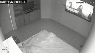 Tanned Irish aunt masturbates to orgasm with a vibrator