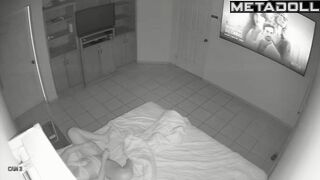 Tanned Irish aunt masturbates to orgasm with a vibrator