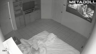 Tanned Irish aunt masturbates to orgasm with a vibrator