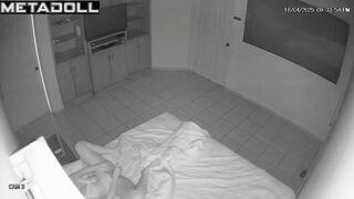 Tanned Irish aunt masturbates to orgasm with a vibrator