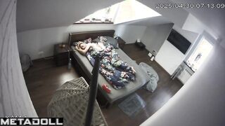 Babe saw his dick for the first time and decided to suck it