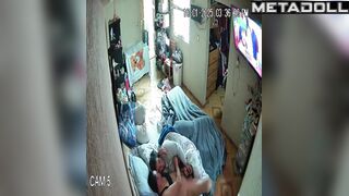 He likes to fuck his chubby princess / hidden bedroom cam