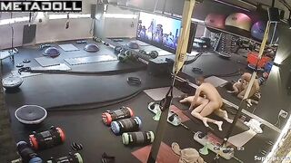 Couple decided to have sex right on the dirty gym floor