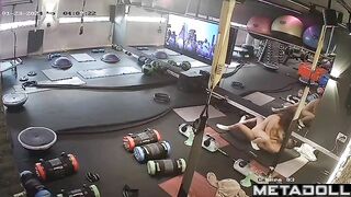 Couple decided to have sex right on the dirty gym floor
