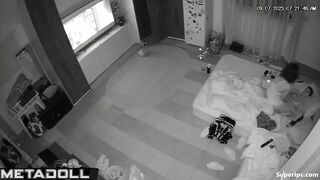 A big-ass brunette rides her man's cock intensely. The orgasm is near