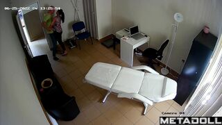 Wife comes to her husband at his work (but they couldn't hold passion)