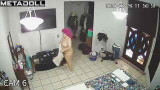 Take a look at this flawless body of a curvy lady and cum hard