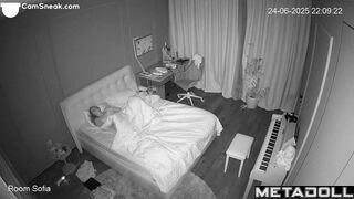Her husband went on a business trip and she decided to satisfy herself solo