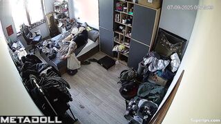 His cock fucks her wet holes so smoothly [leaked vid from bedroom]