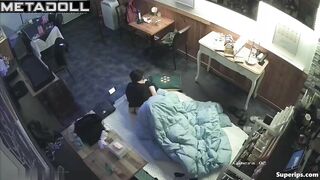 A temperamental guy brings his Asian girlfriend to orgasm with his fingers