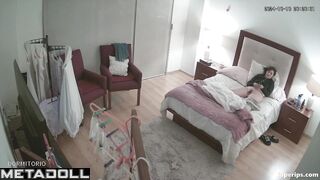 Mom masturbating in her daughter's room (hot solo)