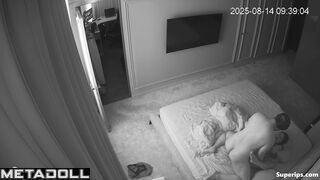 Lady with small tits got mind-blowing orgasm / spy cam