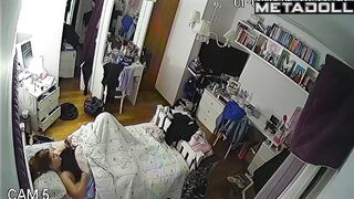 Chubby beauty plays with her shaved pussy while looking at her phone