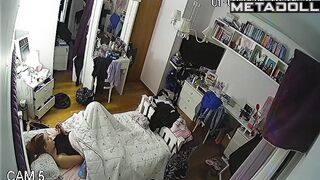 Chubby beauty plays with her shaved pussy while looking at her phone