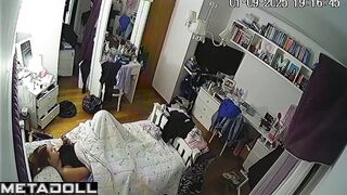 Chubby beauty plays with her shaved pussy while looking at her phone