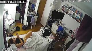 Chubby beauty plays with her shaved pussy while looking at her phone