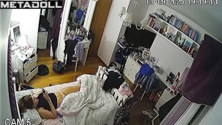Chubby beauty plays with her shaved pussy while looking at her phone