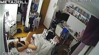 Chubby beauty plays with her shaved pussy while looking at her phone