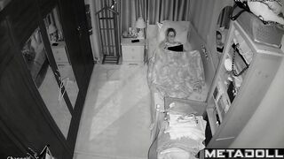 She covered herself with a blanket and started to masturbate