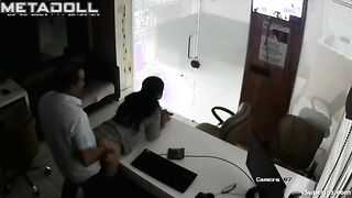 Look, boss fucking his secretary live / hidden camera