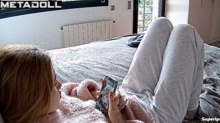 Look she masturbated to her favorite porn / hot solo