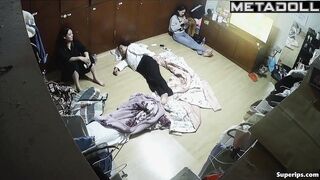 Several Asian lesbian girls seductively change clothes and play in one room