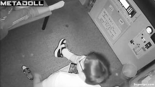 A guy brings his girlfriend to orgasm with his fingers in a karaoke room