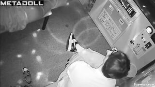 A guy brings his girlfriend to orgasm with his fingers in a karaoke room