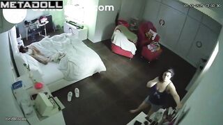Brunette and brunet enjoying cunnilingus in a warm bed