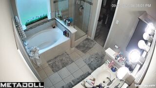 This couple's morning started like this (bathroom porn)