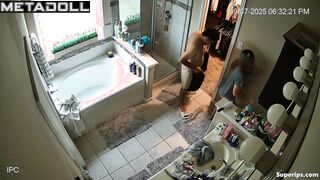 This couple's morning started like this (bathroom porn)