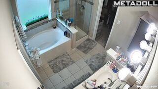 This couple's morning started like this (bathroom porn)