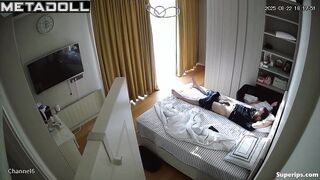 He asked her to make her dick cum (bedroom camera)