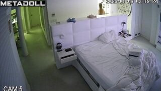 Old slutty perverts invited a tattooed whore for oral sex