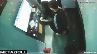 He invited her to karaoke for blowjob (she does it for everyone)