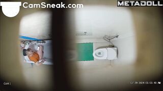 Chubby blonde masturbating in an empty bathtub, look