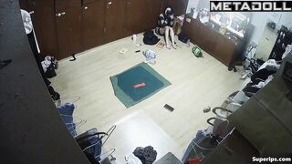 Imagine these asian ladies live all live together in one room