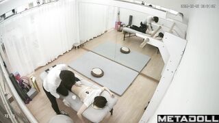 Young doctor helps her get back on her feet, public video