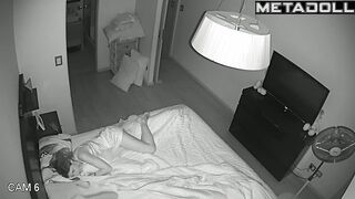 Skinny babe loves to fuck him and cum - bedroom video