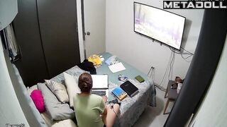 Strangers watched her until they got tired of it - spy cam