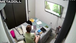 Strangers watched her until they got tired of it - spy cam