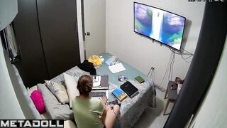 Strangers watched her until they got tired of it - spy cam