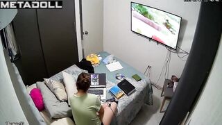 Strangers watched her until they got tired of it - spy cam